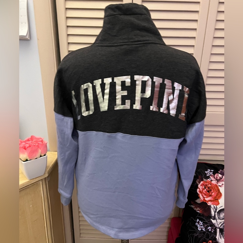 💜NWT VS PINK PULLOVER💜